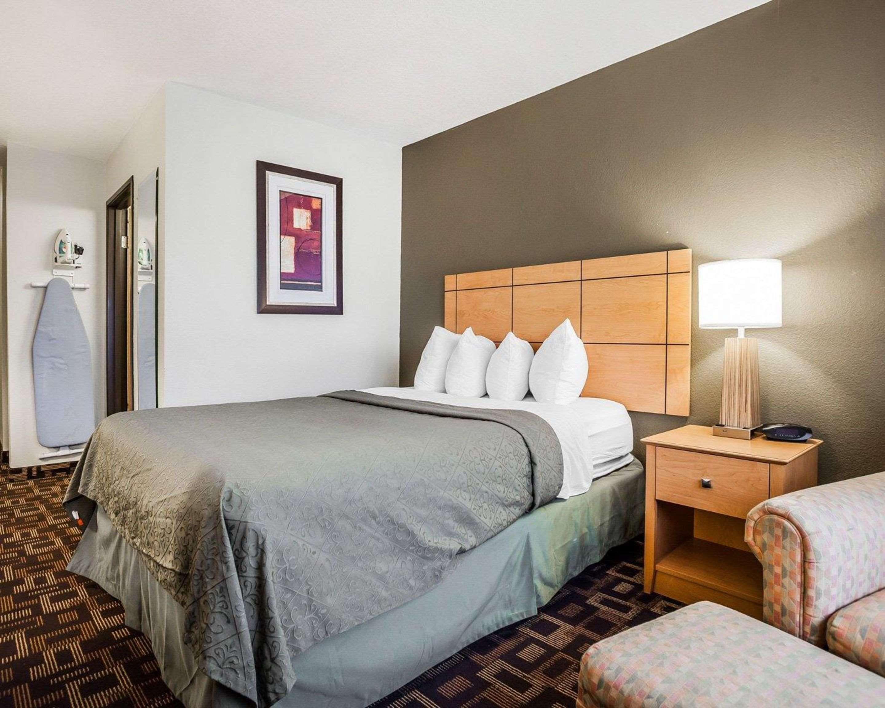 Quality Inn & Suites Des Moines Airport Екстер'єр фото