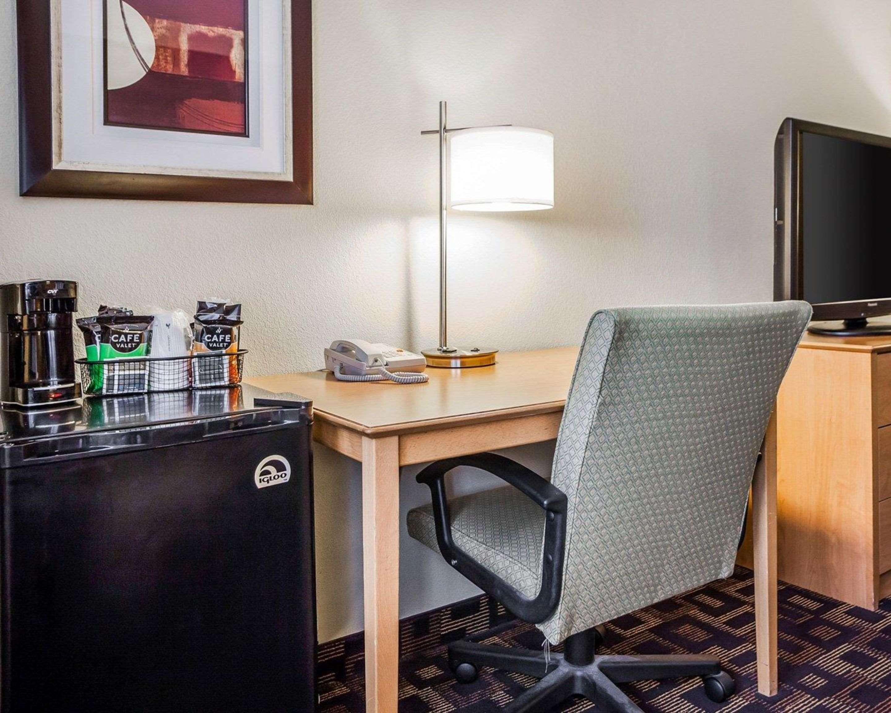 Quality Inn & Suites Des Moines Airport Екстер'єр фото