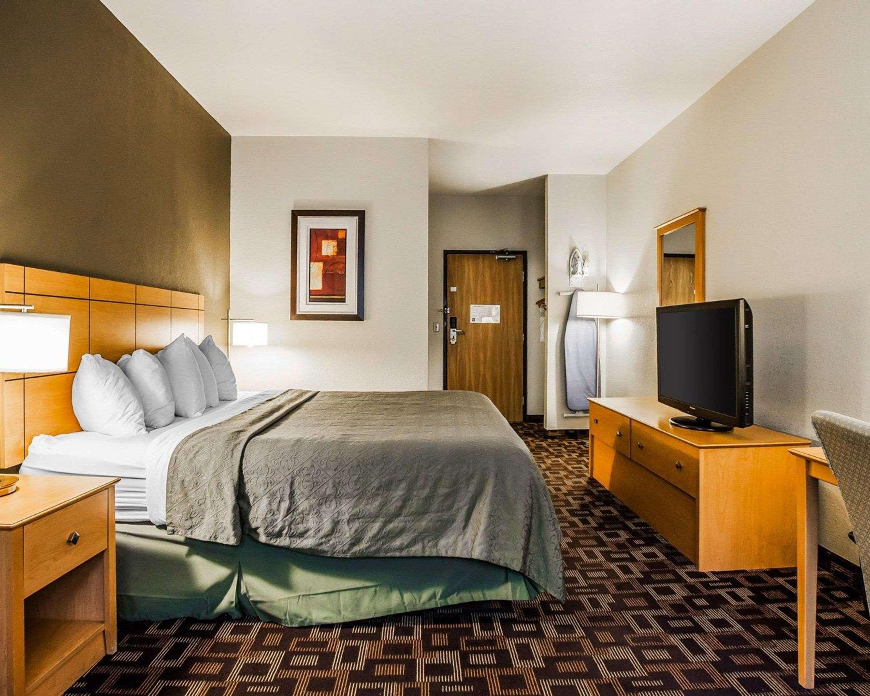 Quality Inn & Suites Des Moines Airport Екстер'єр фото