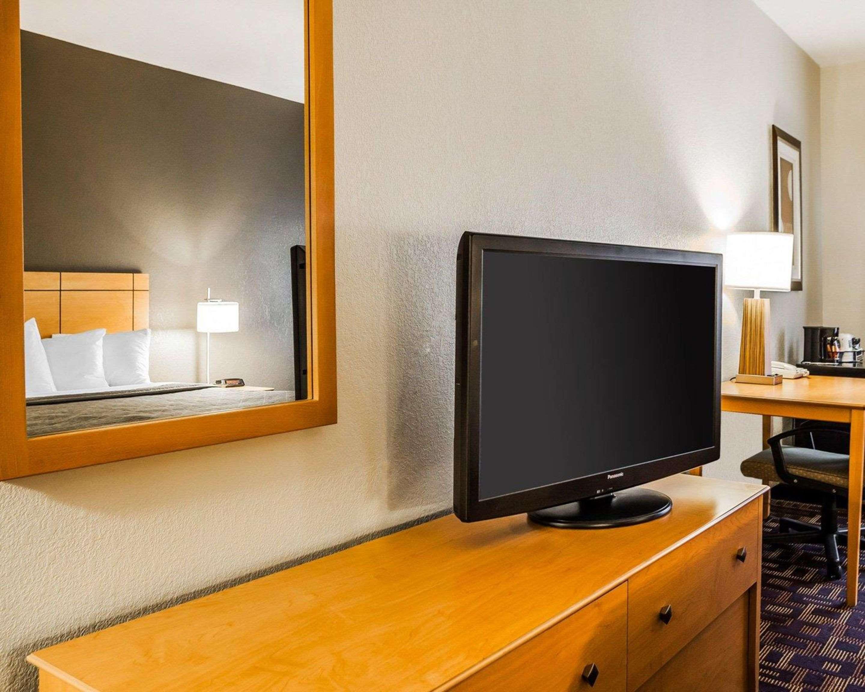 Quality Inn & Suites Des Moines Airport Екстер'єр фото