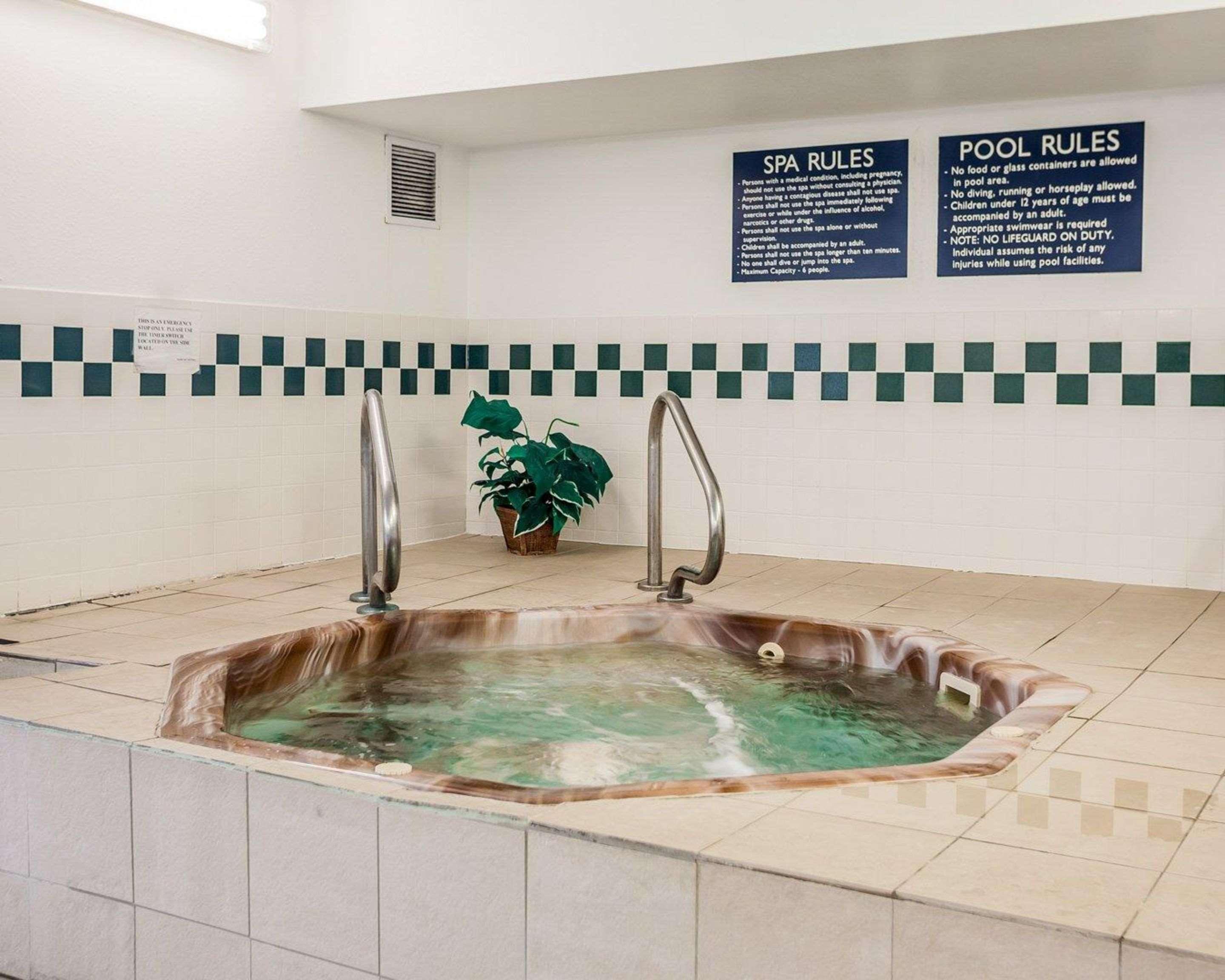 Quality Inn & Suites Des Moines Airport Екстер'єр фото