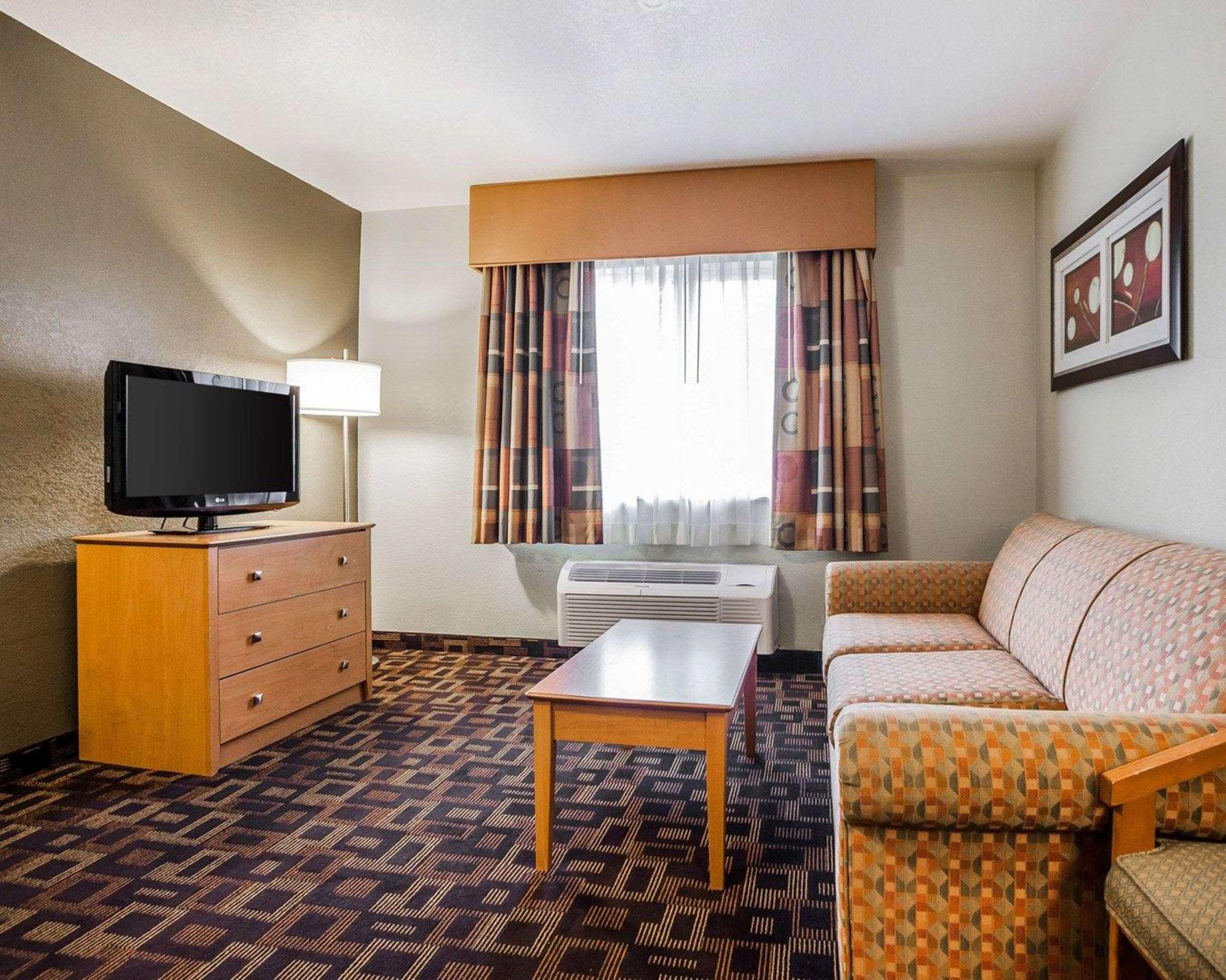 Quality Inn & Suites Des Moines Airport Екстер'єр фото