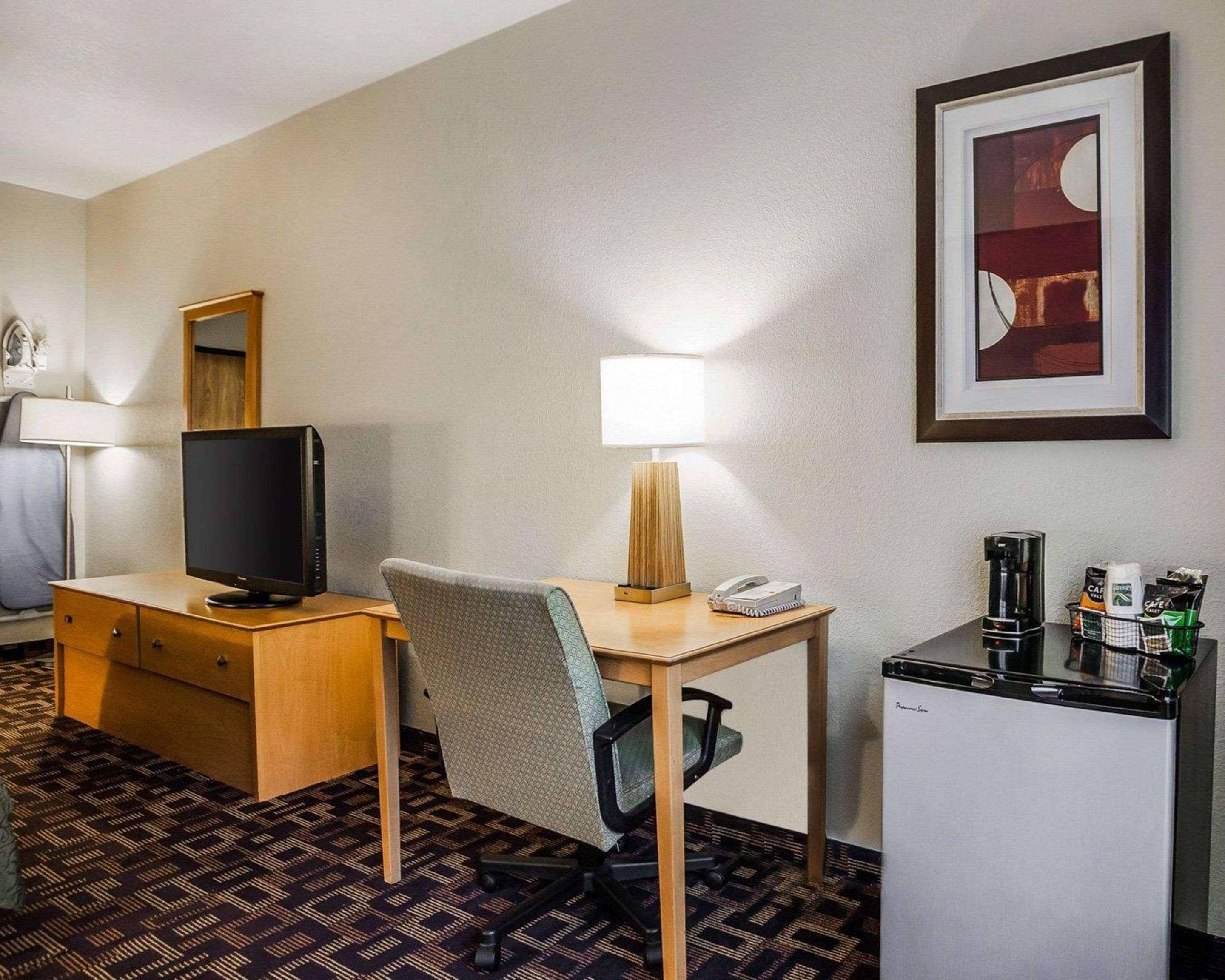 Quality Inn & Suites Des Moines Airport Екстер'єр фото