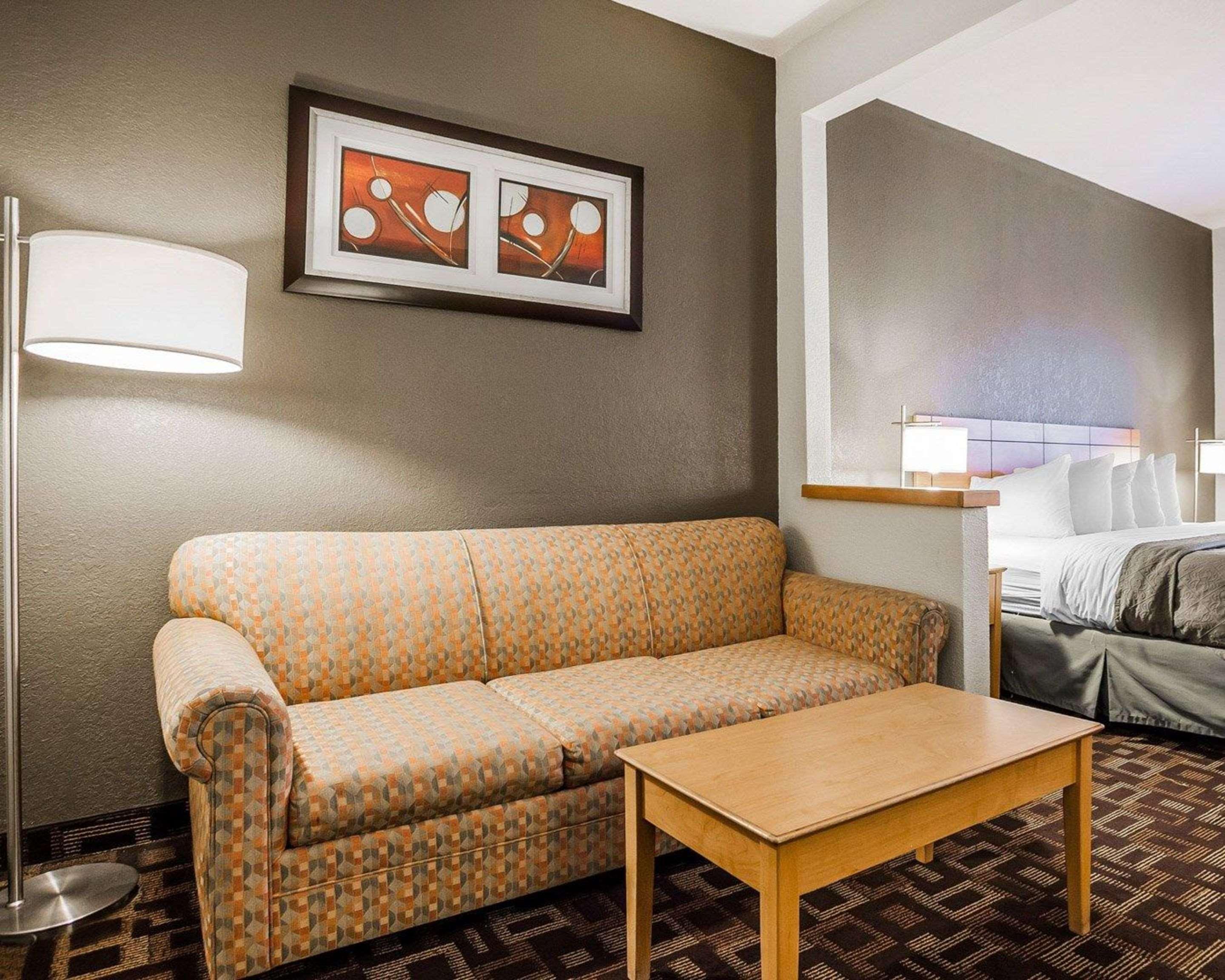 Quality Inn & Suites Des Moines Airport Екстер'єр фото