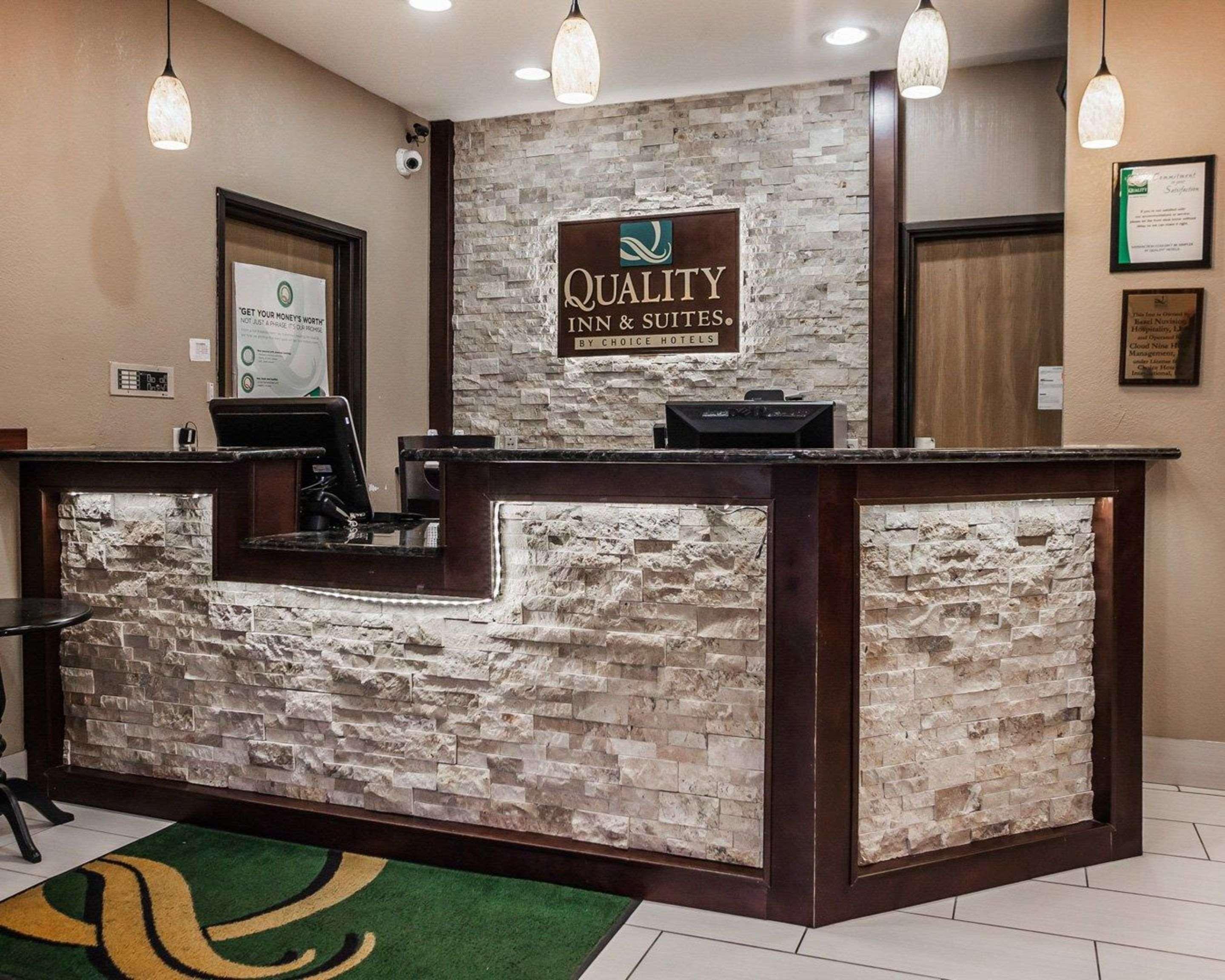 Quality Inn & Suites Des Moines Airport Екстер'єр фото