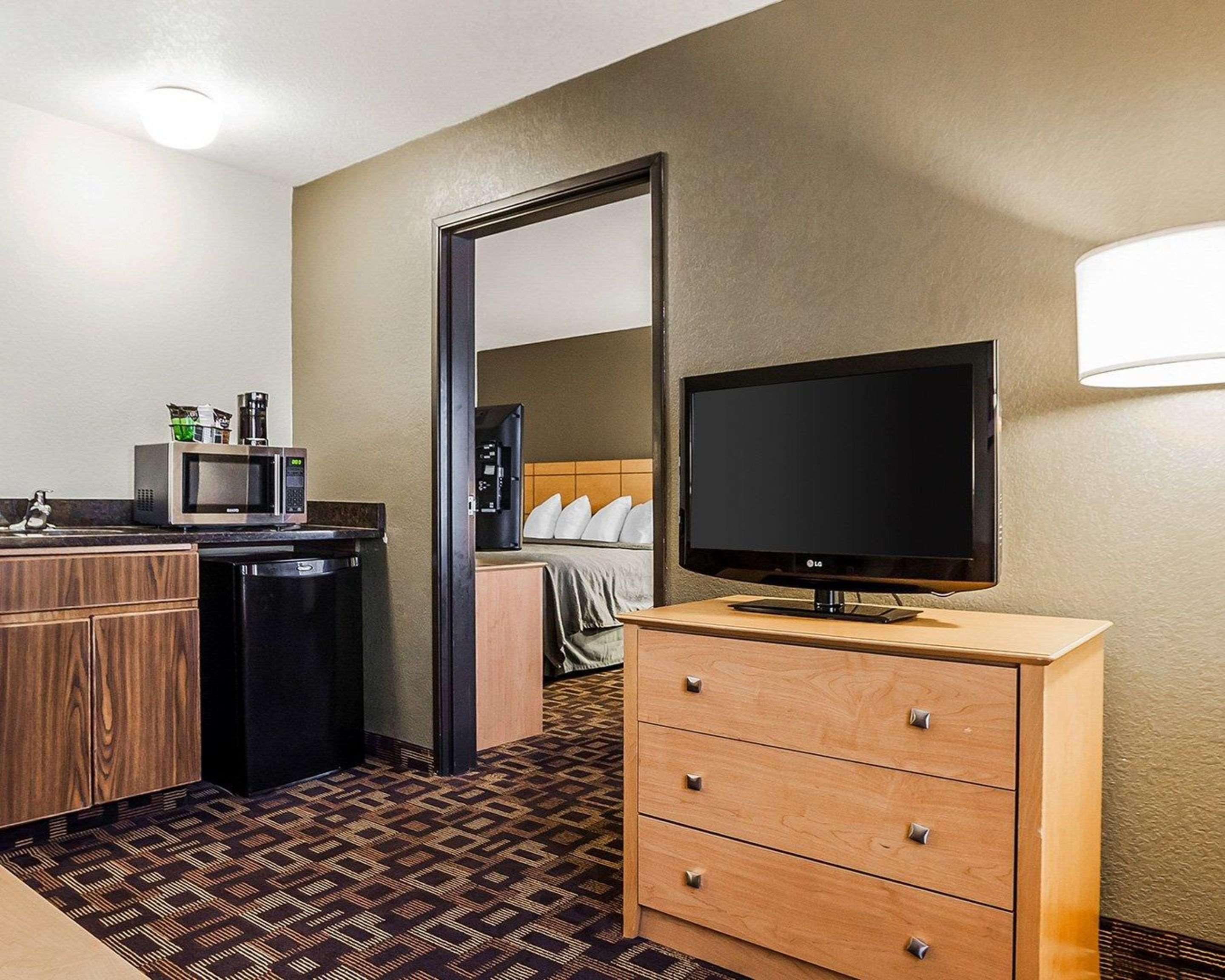 Quality Inn & Suites Des Moines Airport Екстер'єр фото