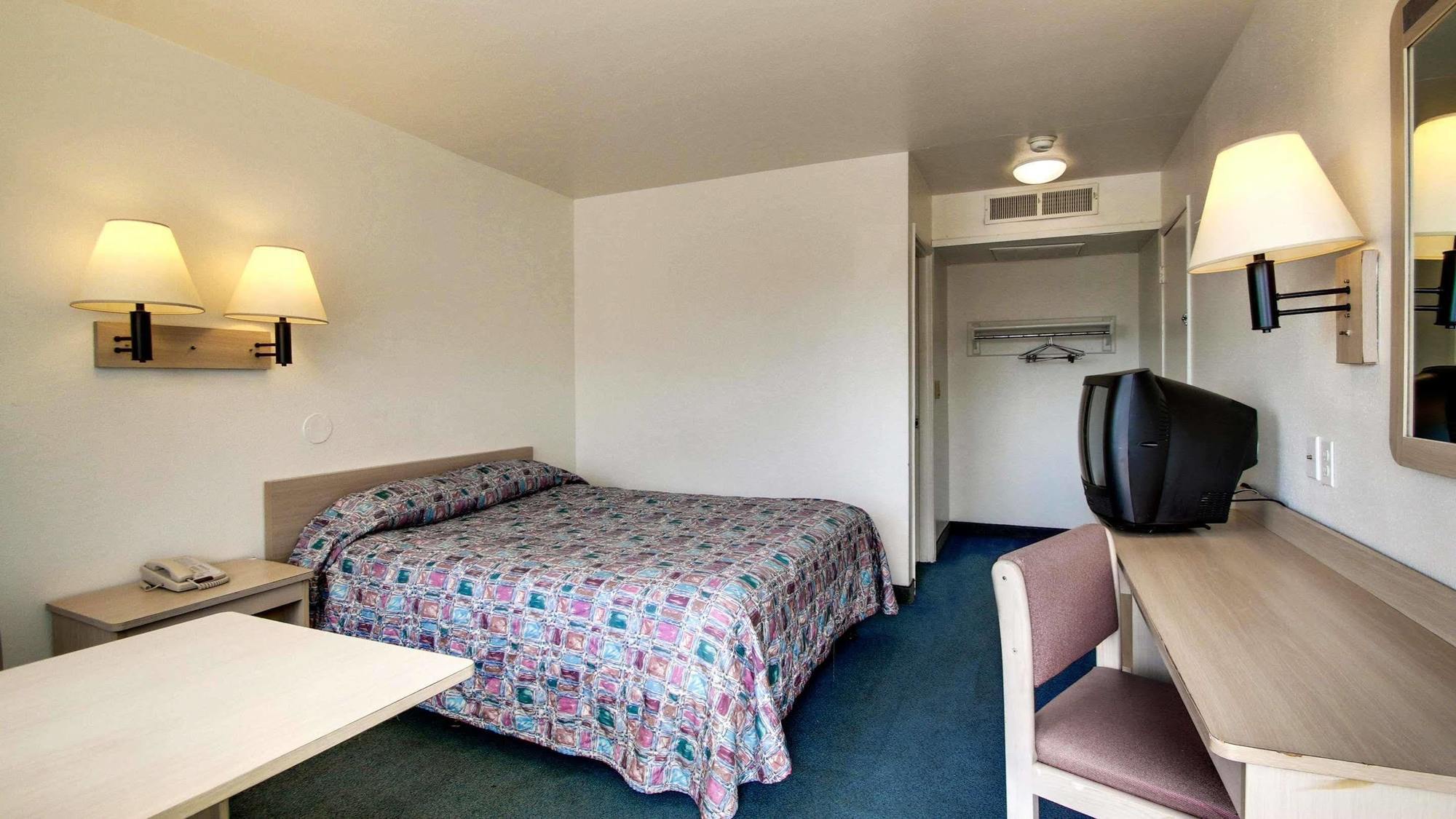 Quality Inn & Suites Des Moines Airport Екстер'єр фото