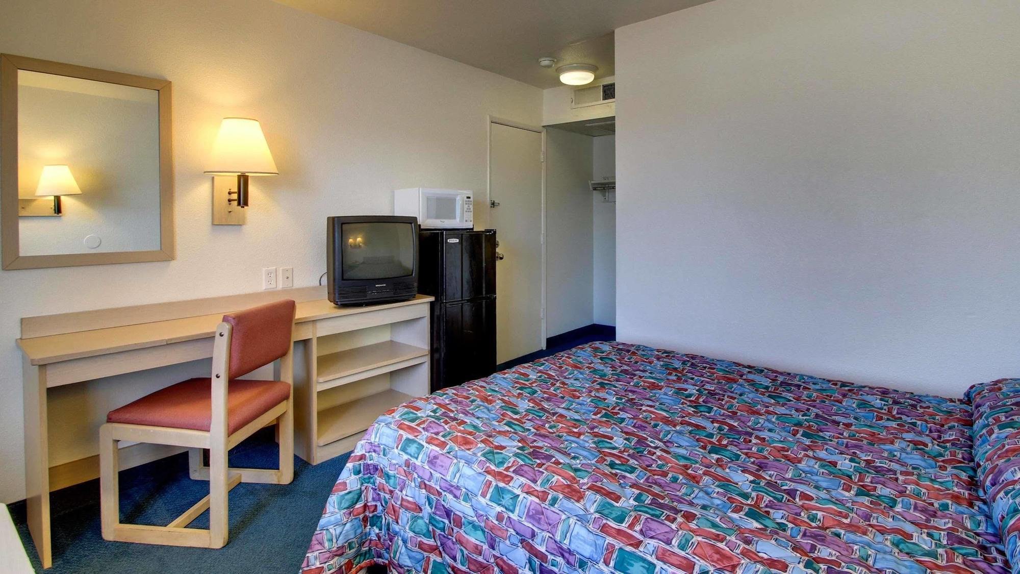 Quality Inn & Suites Des Moines Airport Екстер'єр фото