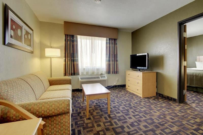 Quality Inn & Suites Des Moines Airport Екстер'єр фото